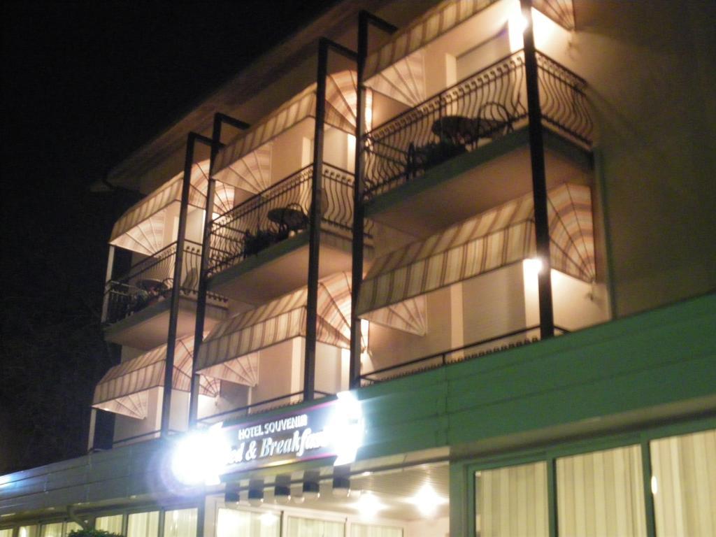 B&B Hotel Souvenir 체제나티코 외부 사진